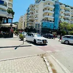 Sea View Lungomare شقة فلورا