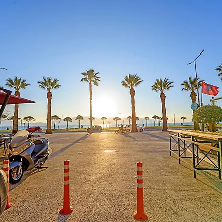 Апартаменты Sea View Lungomare